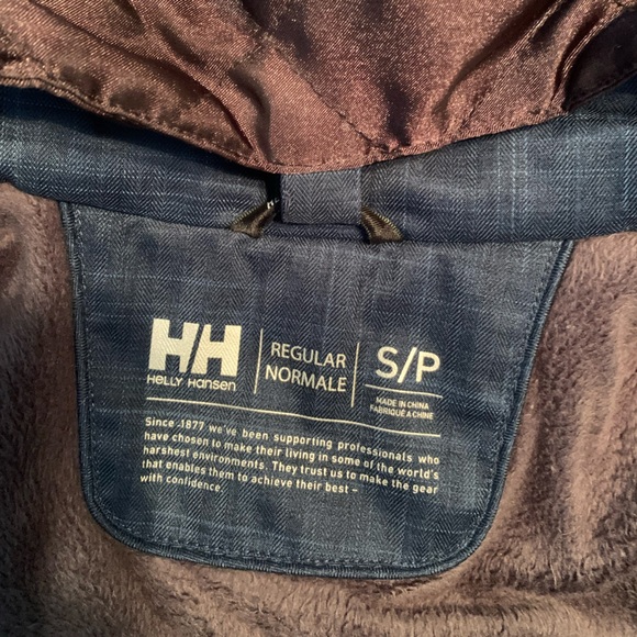 Insulated Helly Hansen Ski Jacket - Picture 6 of 8